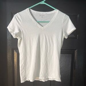 Mott & Bow Women's White Short Sleeve V-Neck Tee T-Shirt Size (S) Small